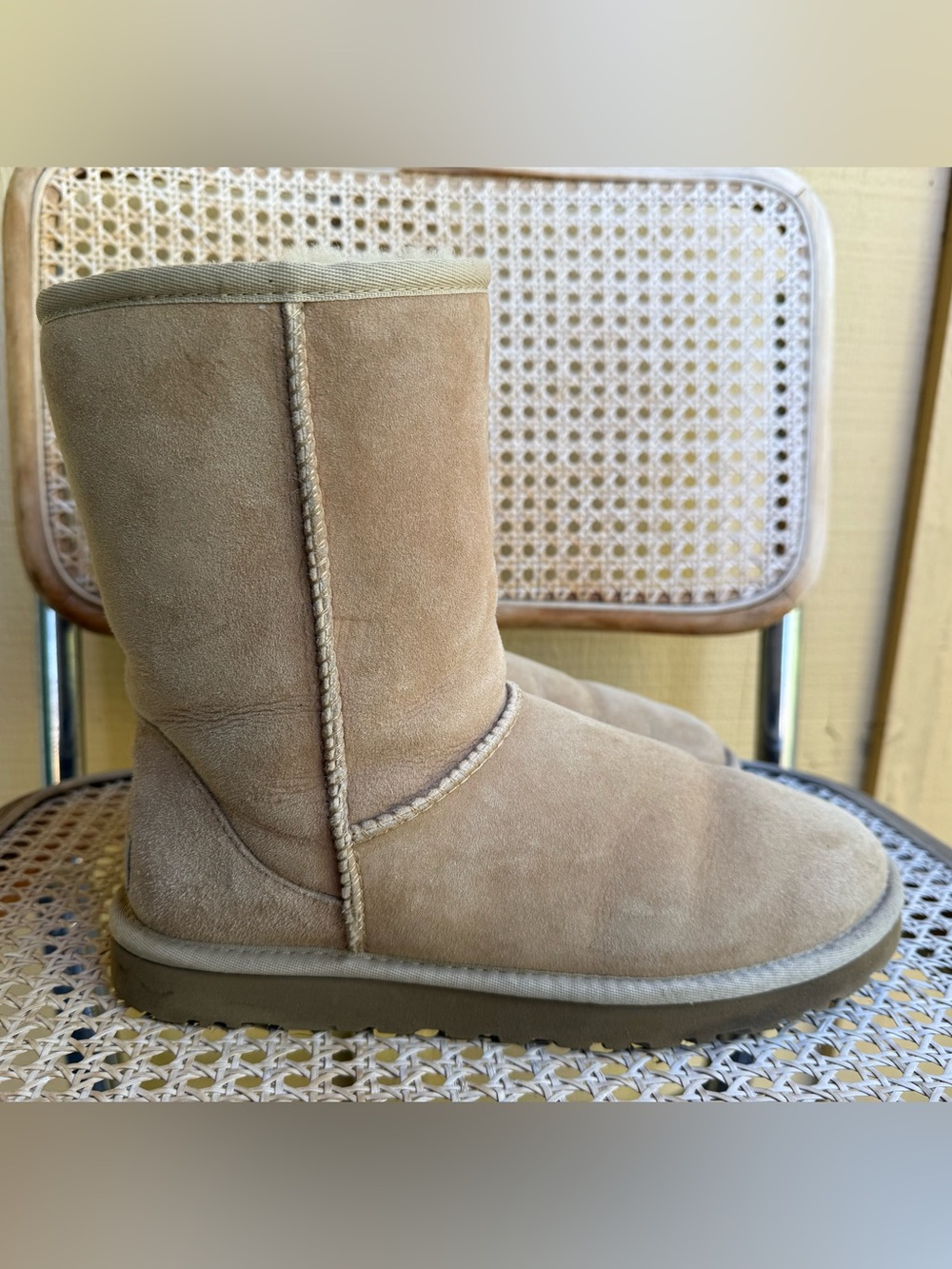 UGG Australia Classic Short Sand Suede Sheepskin Boots Women’s Size 8